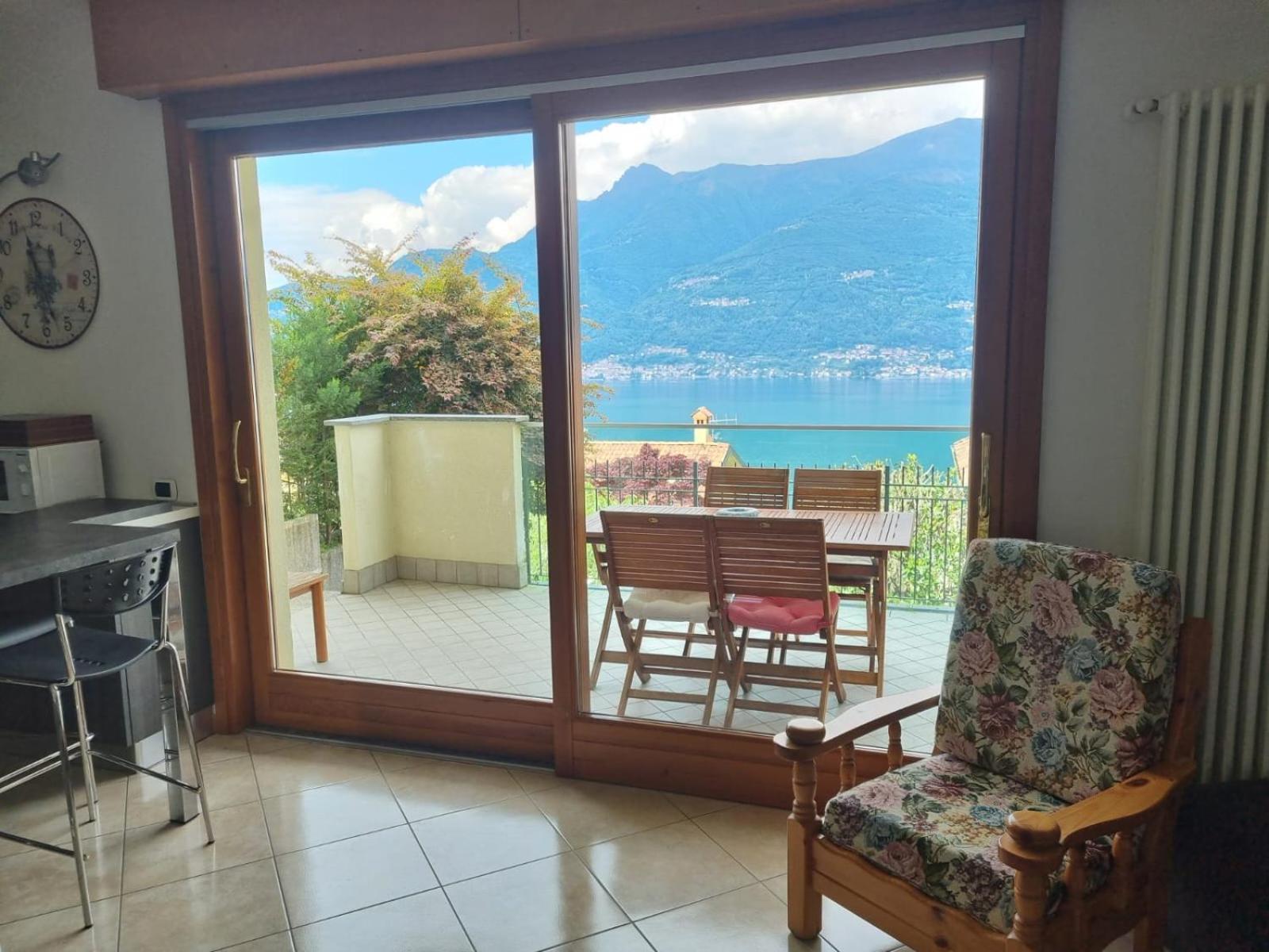 Apartment With Garden And Terrace Beautiful Lake View Белано Екстериор снимка