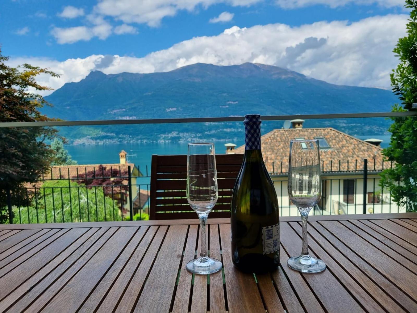 Apartment With Garden And Terrace Beautiful Lake View Белано Екстериор снимка