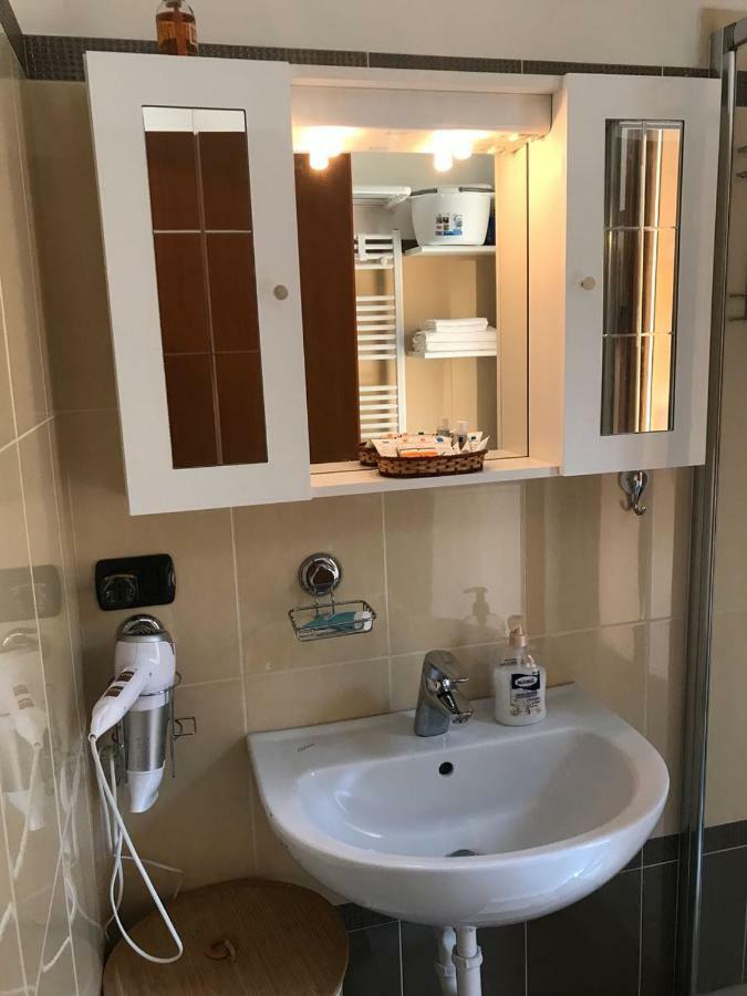 Apartment With Garden And Terrace Beautiful Lake View Белано Екстериор снимка